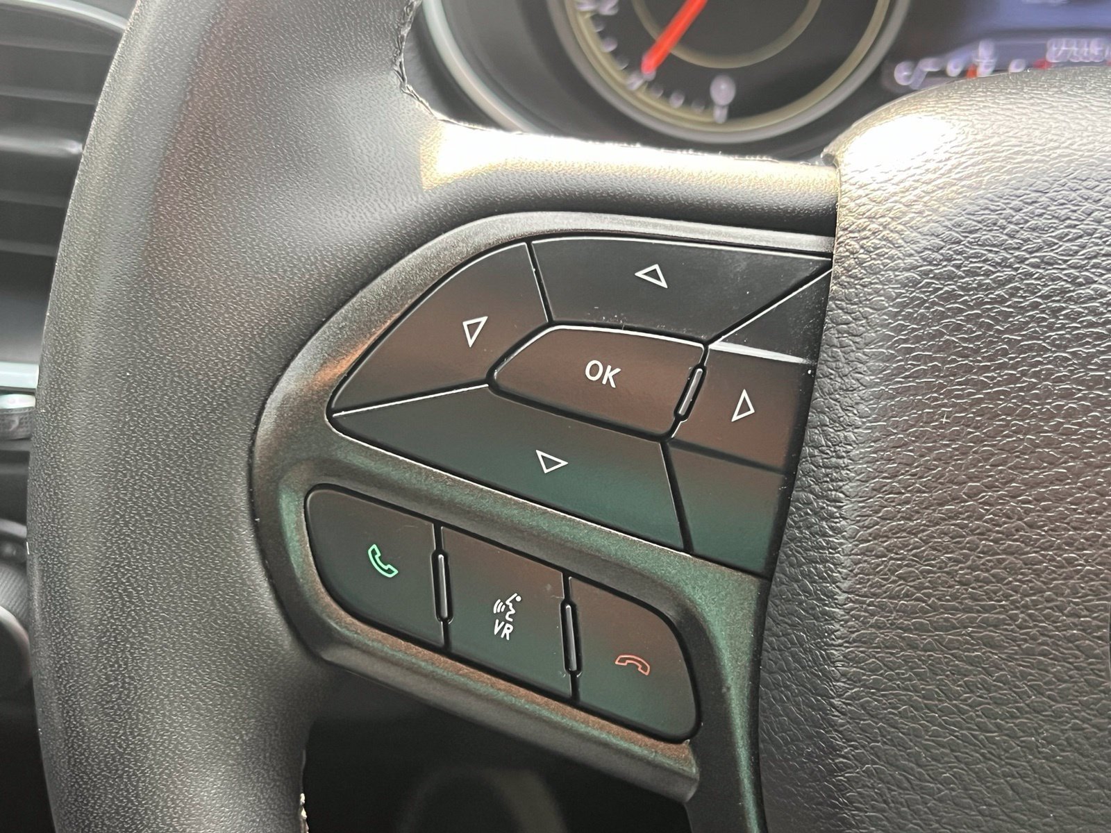 Used 2023 Jeep Cherokee Trailhawk w/ Sun & Sound Group AWD/4WD image 27