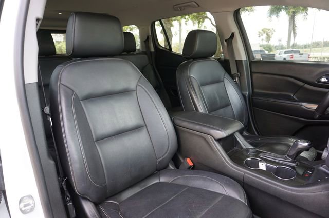 Used 2018 GMC Acadia SLT FWD image 2