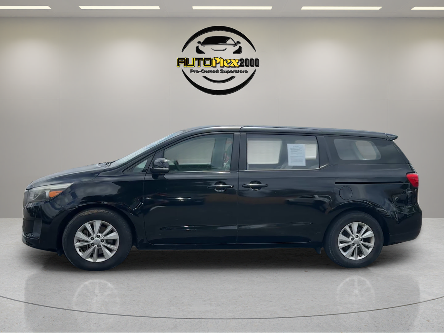 Used 2018 Kia Sedona L FWD image 4