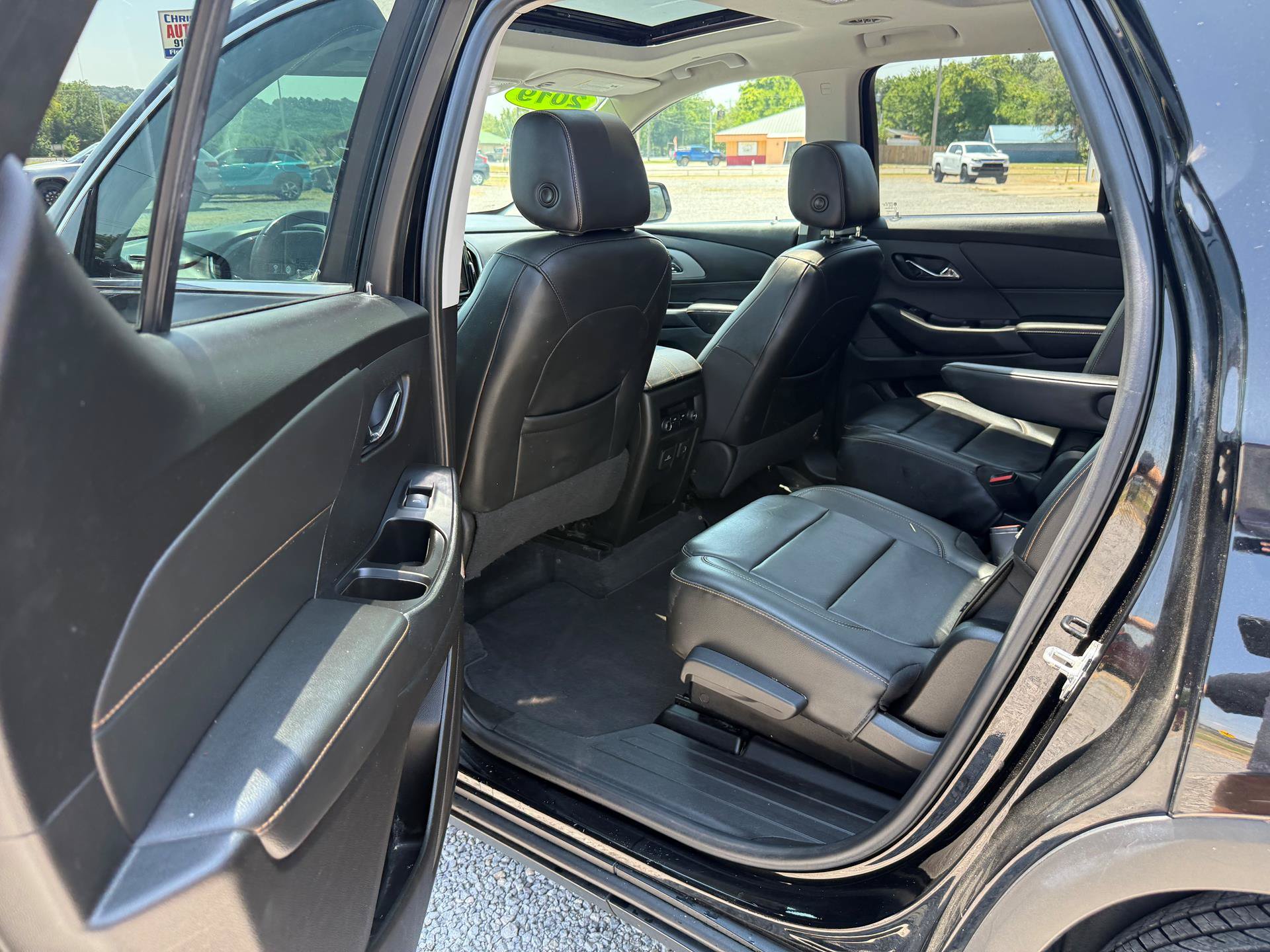 Used 2019 Chevrolet Traverse LT w/ LT Premium Package FWD image 13