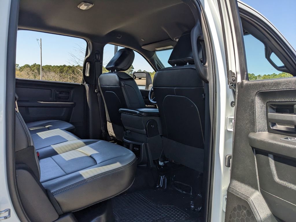 Used 2024 RAM 2500 Tradesman w/ Chrome Appearance Group image 39