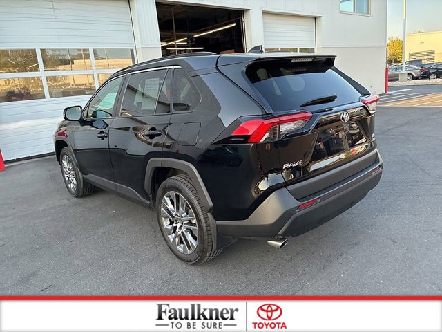 Certified 2022 Toyota RAV4 XLE Premium AWD/4WD image 18