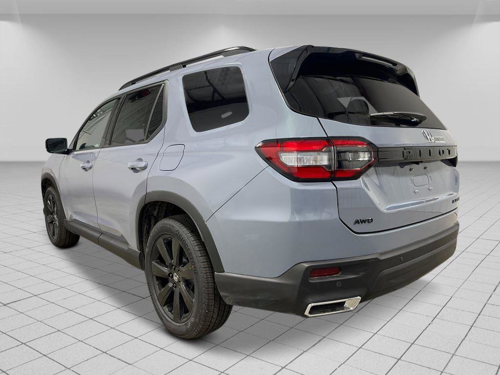 New 2025 Honda Pilot Black Edition image 3