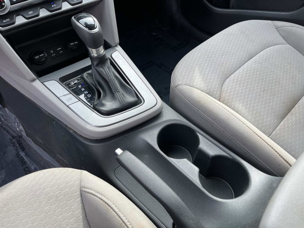 Used 2020 Hyundai Elantra SEL image 26