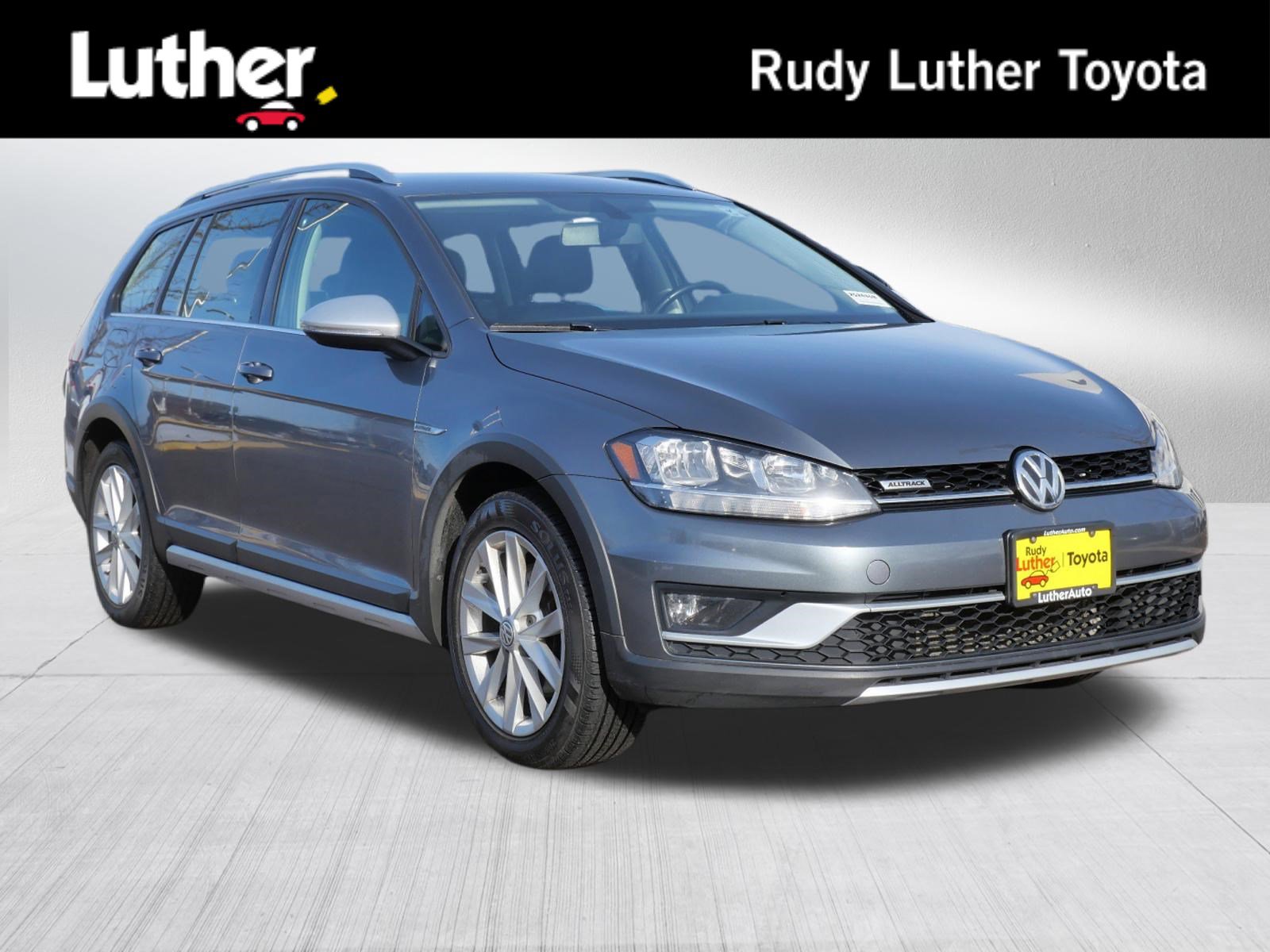 Used 2018 Volkswagen Golf Alltrack S image 1