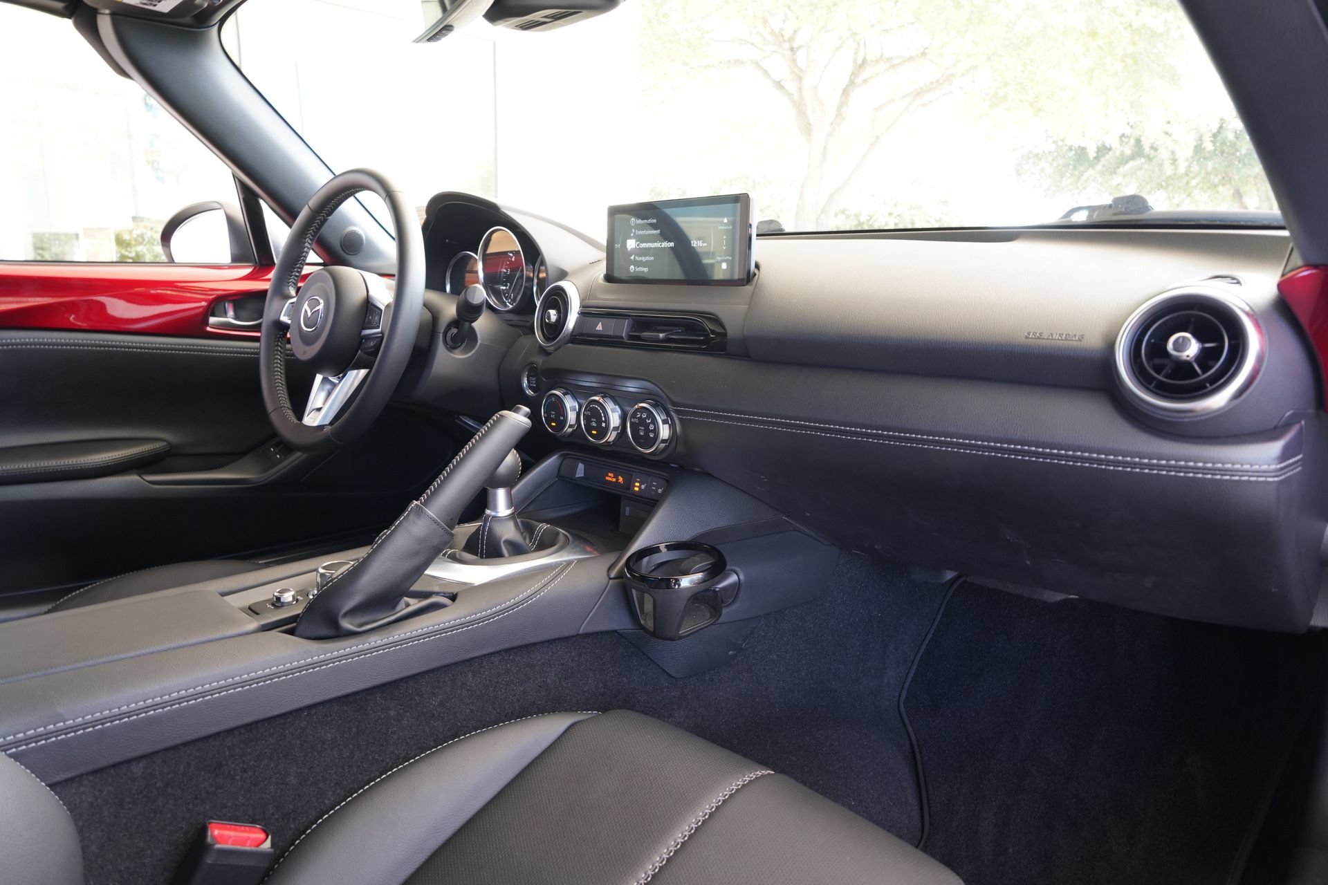 Used 2025 MAZDA MX-5 Miata Grand Touring RWD image 25