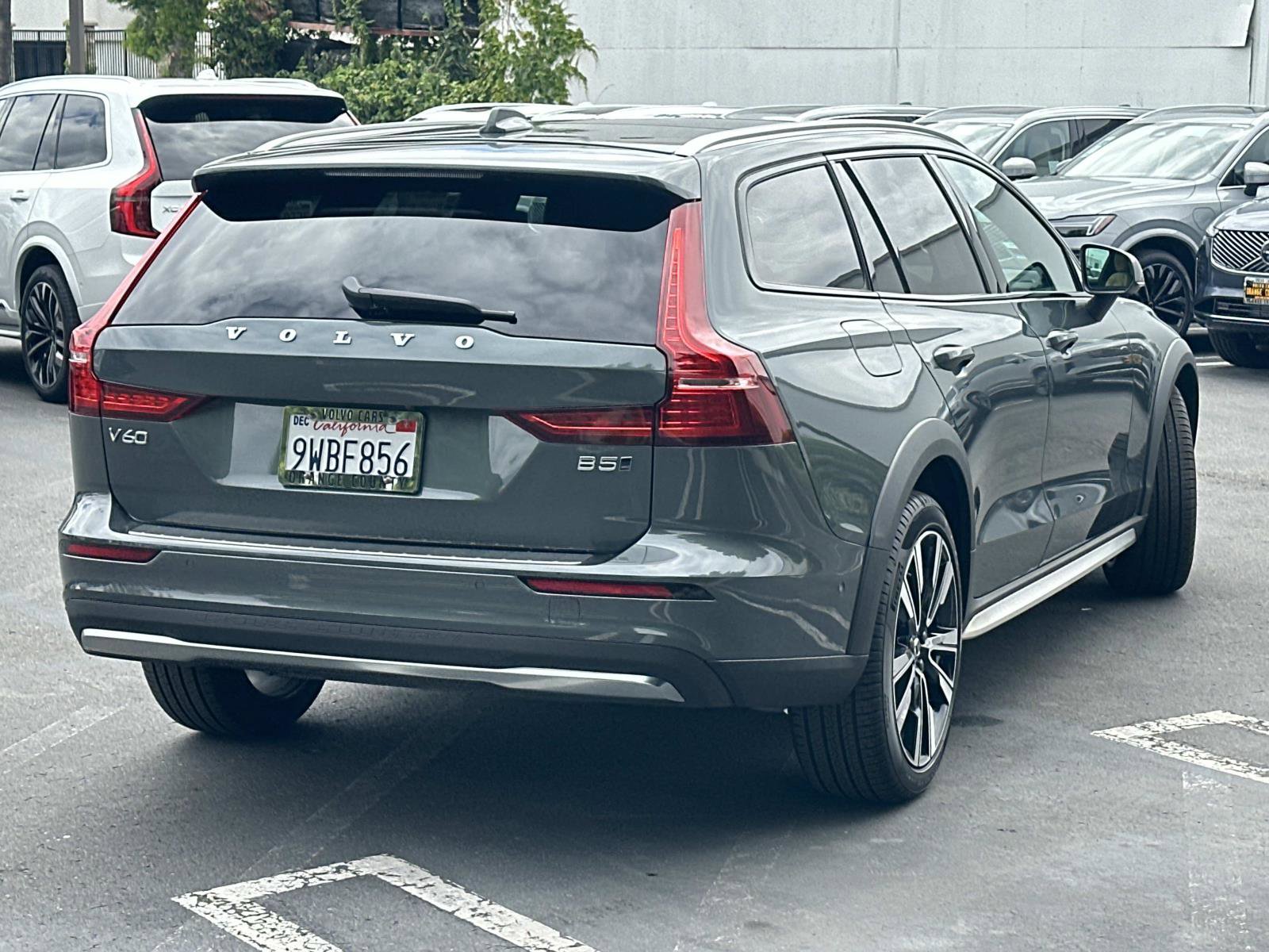 Used 2026 Volvo V60 B5 Cross Country Ultra w/ Climate Package AWD/4WD image 5