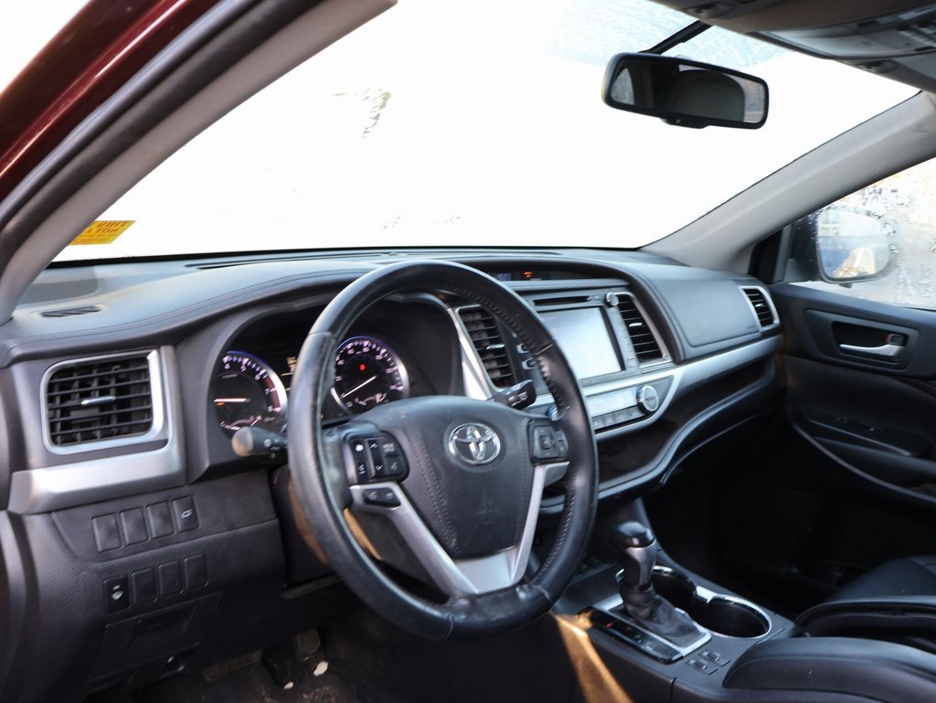 Used 2015 Toyota Highlander XLE image 9