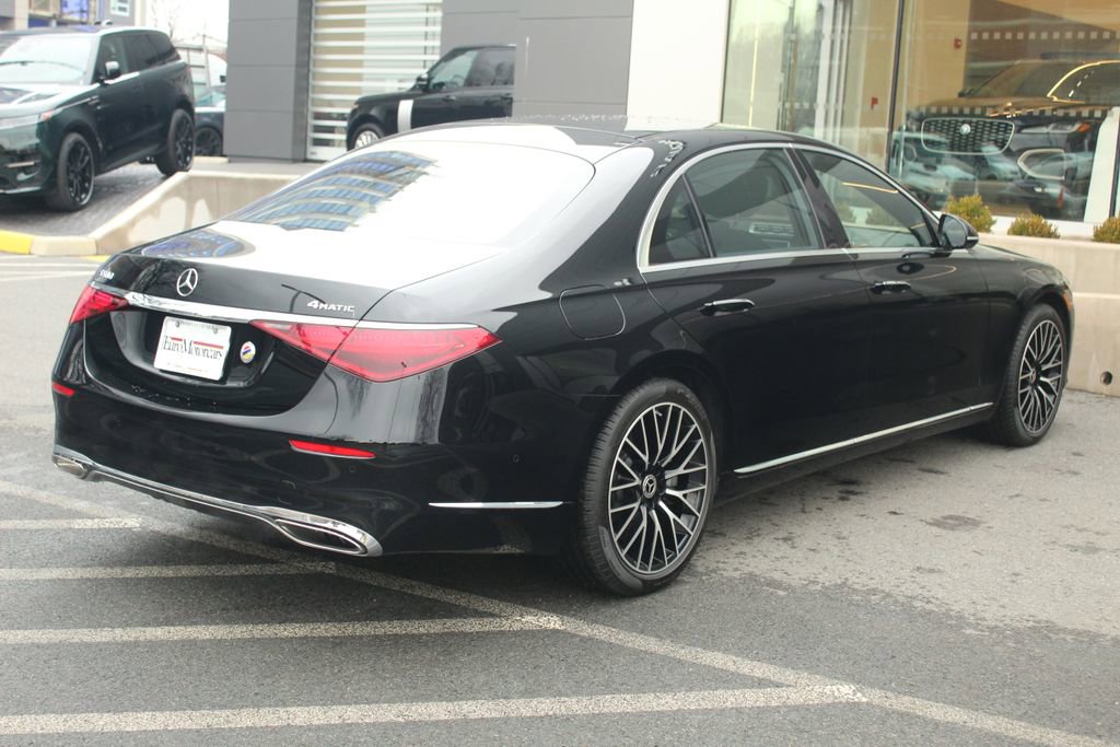 Used 2025 Mercedes-Benz S 580 4MATIC Sedan image 2
