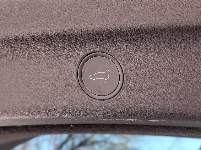 Used 2020 Tesla Model Y Long Range image 33