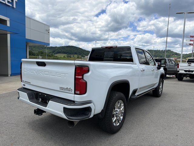 Used 2026 Chevrolet Silverado 2500 High Country w/ High Country Premium Package AWD/4WD image 4