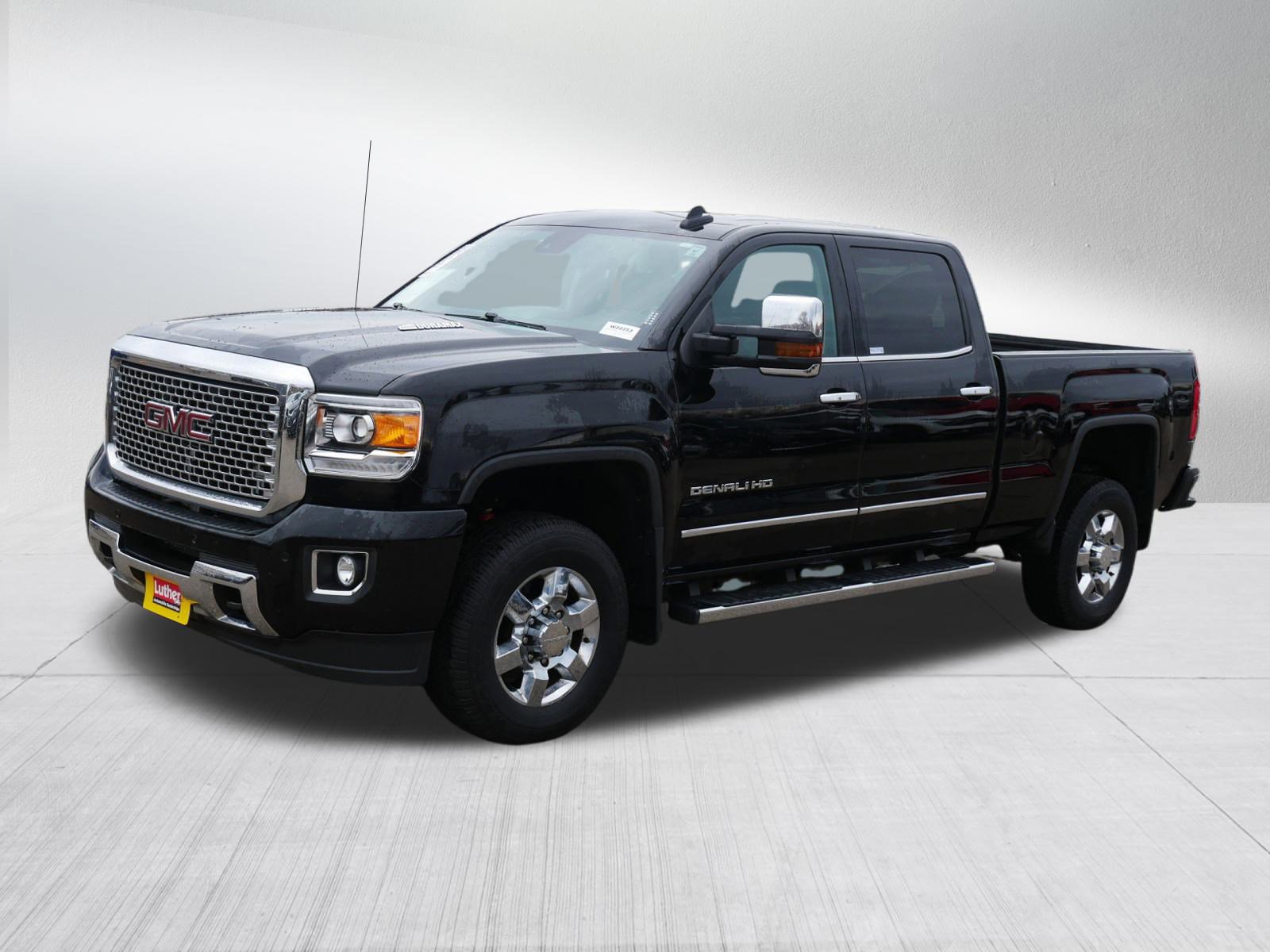 Used 2015 GMC Sierra 3500 Denali w/ Duramax Plus Package image 3