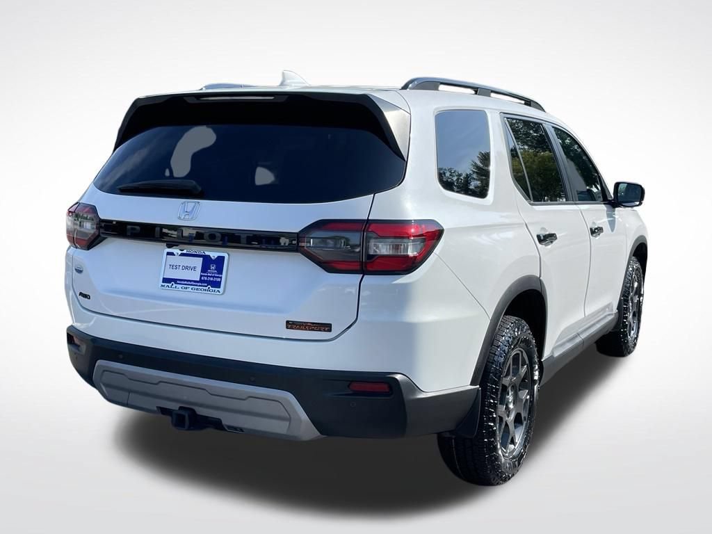Certified 2024 Honda Pilot TrailSport image 6