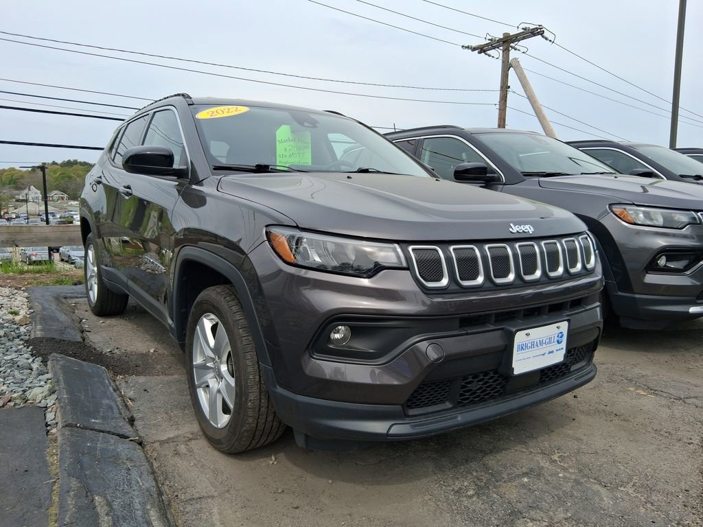 Certified 2022 Jeep Compass Latitude w/ Mopar Graphics Package AWD/4WD image 2