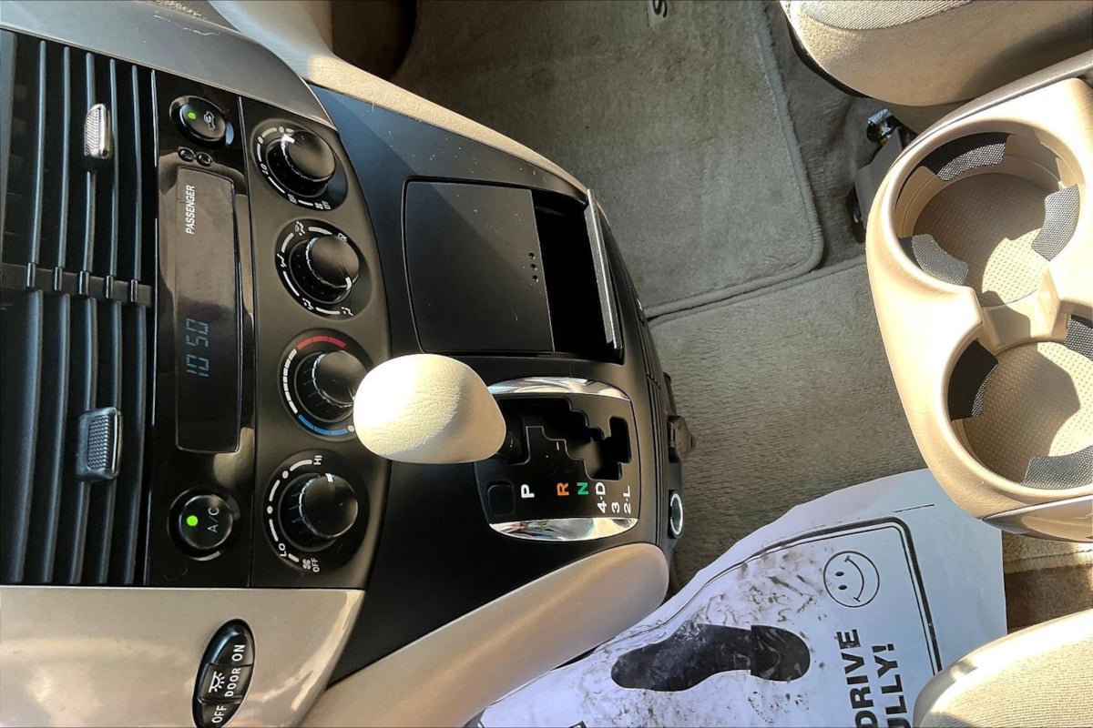 Used 2008 Toyota Sienna LE FWD image 17