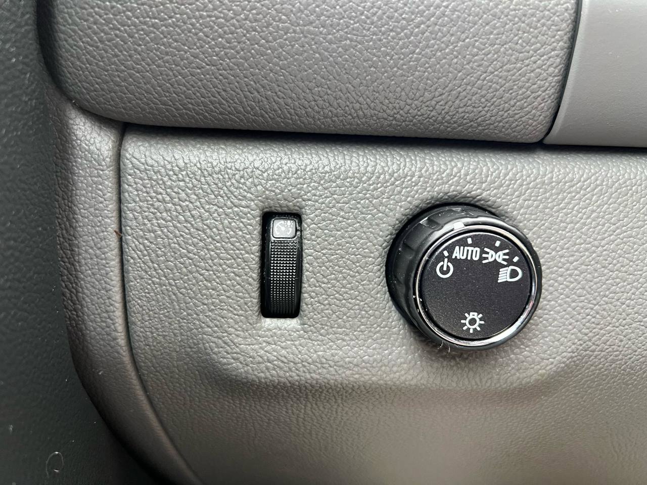 Used 2020 GMC Canyon 2WD Crew Cab w/ Convenience Package image 21