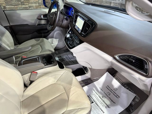 Used 2019 Chrysler Pacifica Touring-L Plus w/ Advanced Safetytec Group FWD image 24