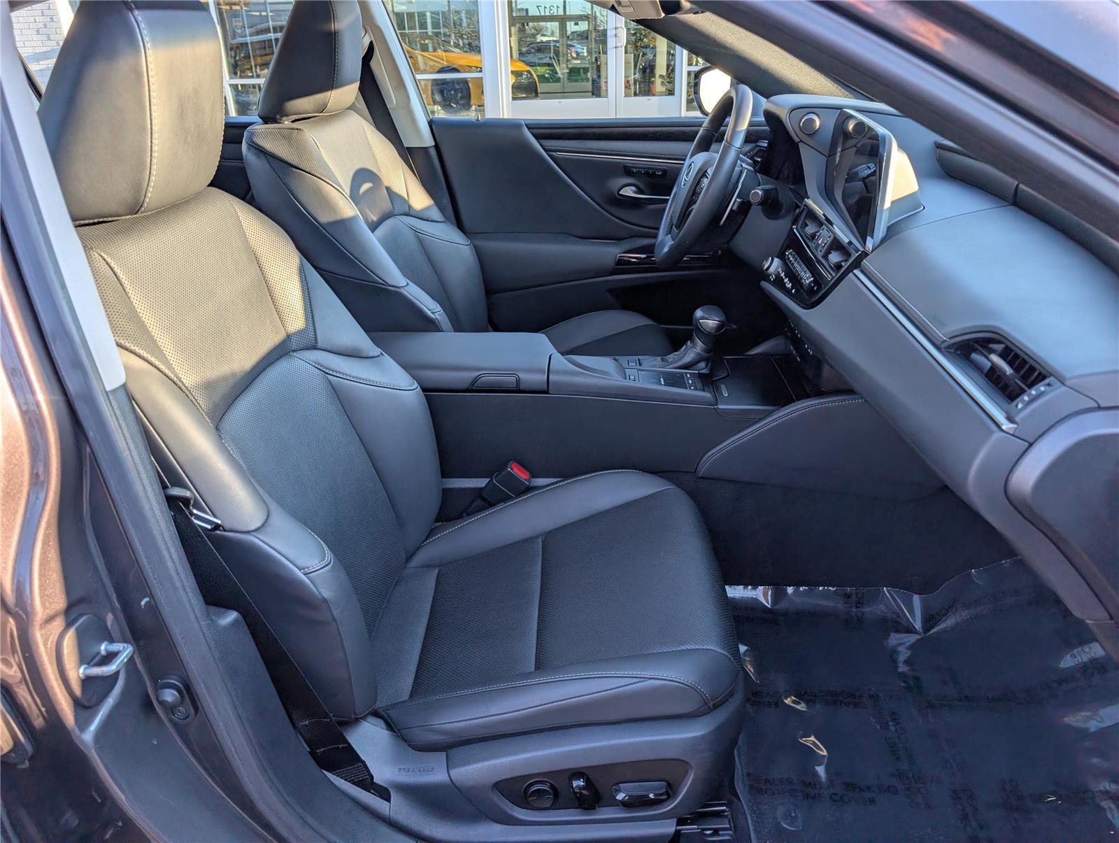 Certified 2022 Lexus ES 350 w/ Premium Package image 11