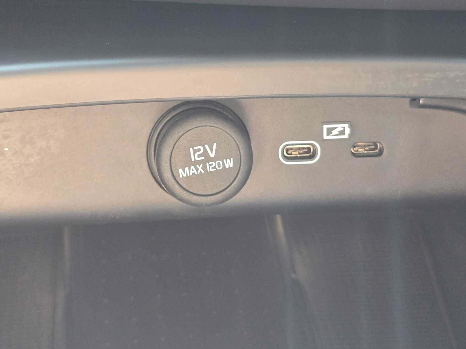 Used 2023 Volvo C40 P8 Recharge Ultimate AWD/4WD image 29