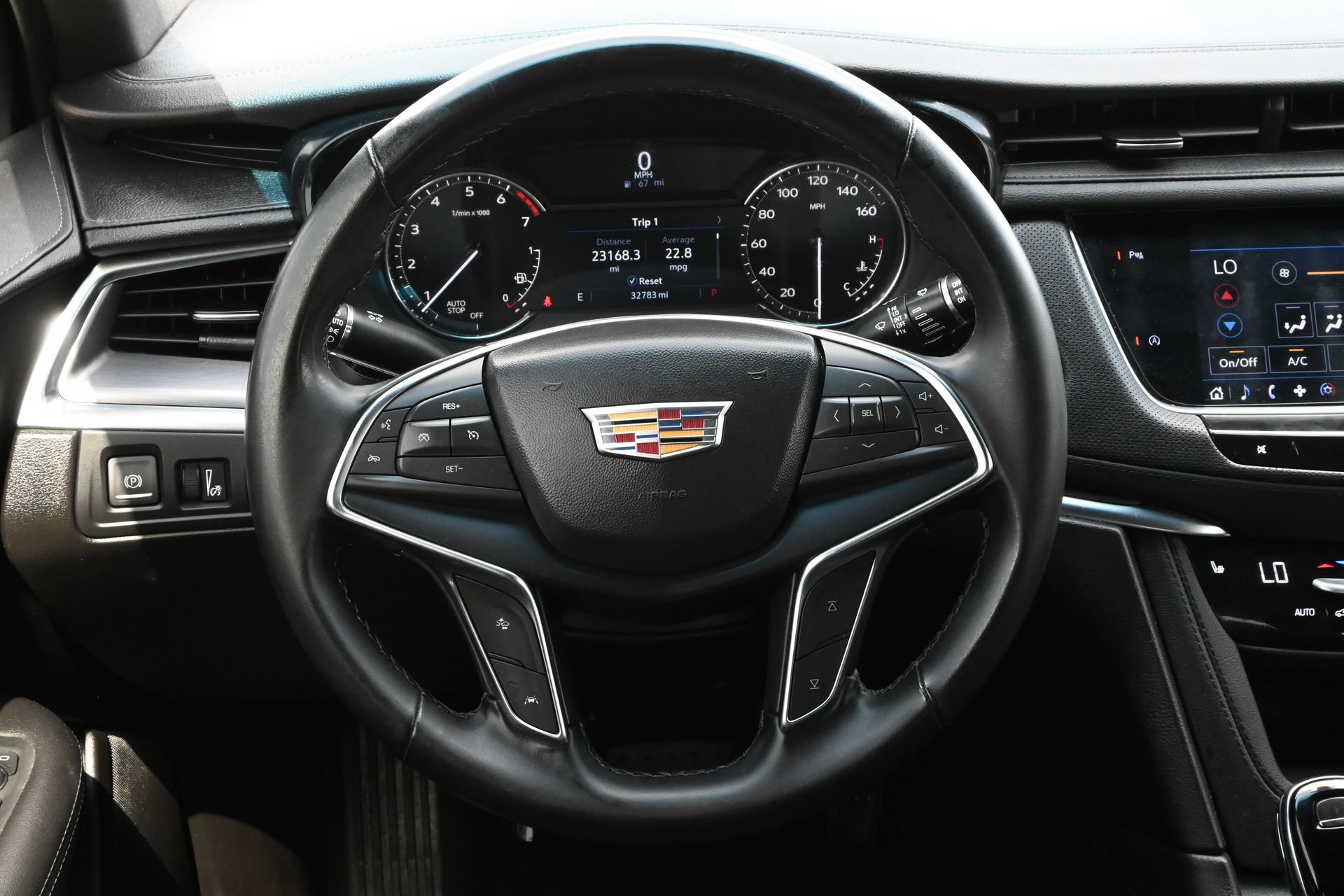 Certified 2025 Cadillac XT5 Luxury FWD image 11