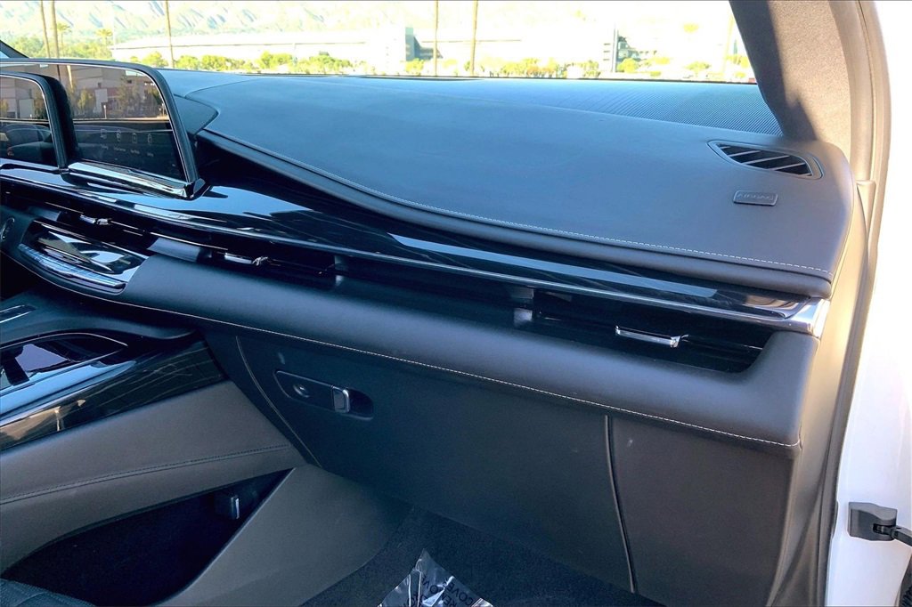 Certified 2024 Cadillac Escalade ESV V w/ LPO, ONYX Package image 18