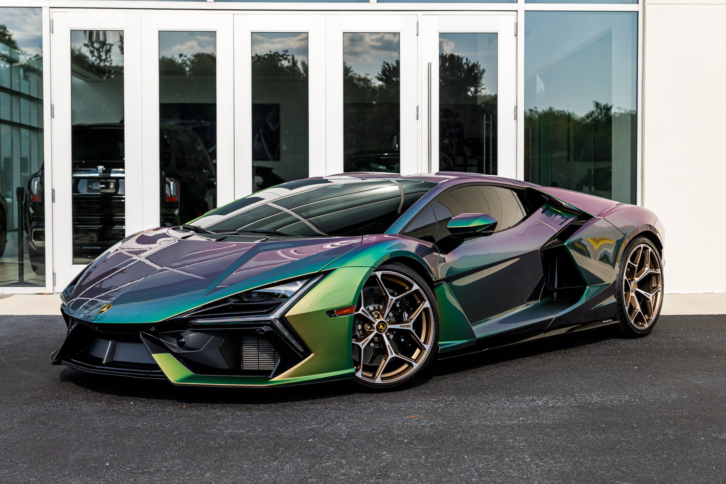 Used 2024 Lamborghini Revuelto AWD/4WD image 21
