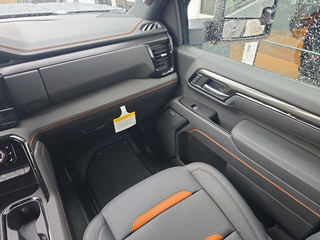 New 2026 GMC Sierra 2500 AT4 w/ Technology Package AWD/4WD image 14