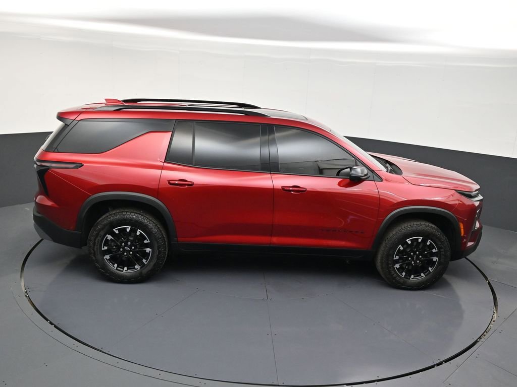 Used 2025 Chevrolet Traverse Z71 w/ Enhanced Driving Package AWD/4WD image 18