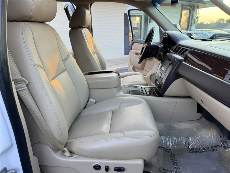 Used 2013 GMC Sierra 3500 Denali AWD/4WD image 14