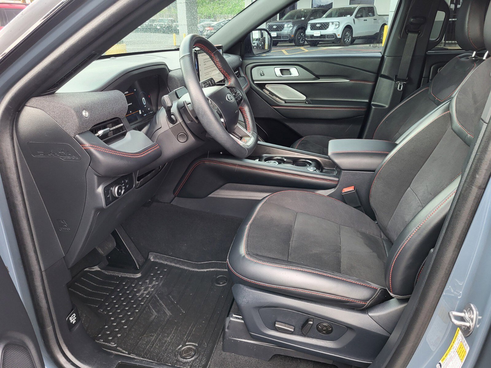 Certified 2025 Ford Explorer ST image 19