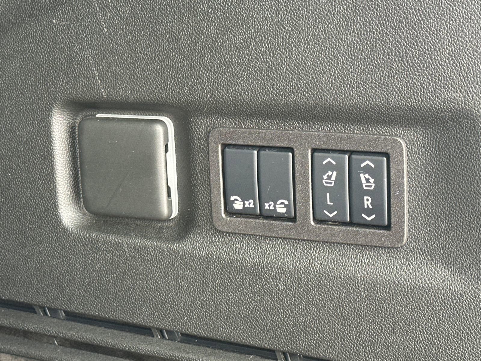 Used 2024 GMC Yukon XL Denali w/ Max Trailering Package image 20