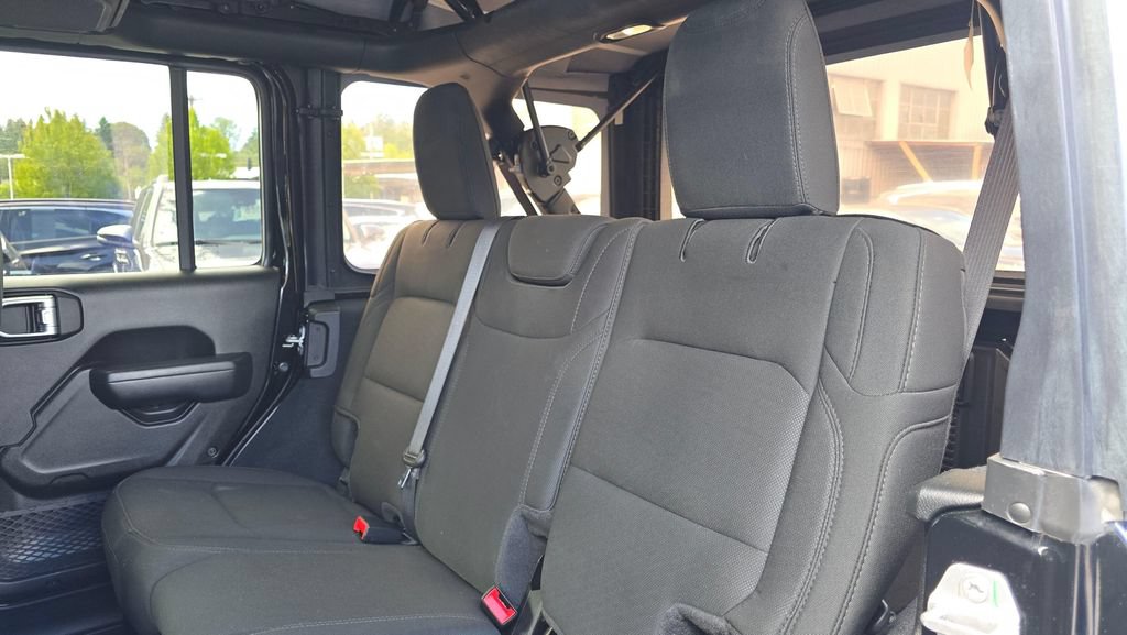 Used 2022 Jeep Wrangler Unlimited Sport AWD/4WD image 17