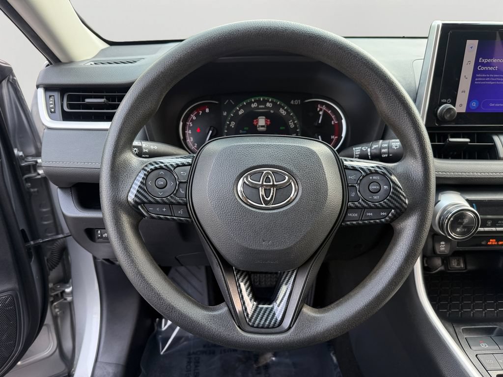 Used 2024 Toyota RAV4 XLE FWD image 12
