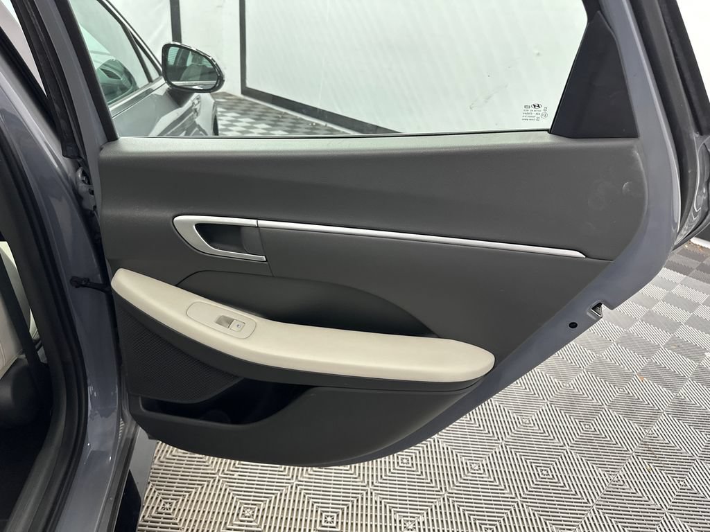 Used 2025 Hyundai Sonata SEL FWD image 13