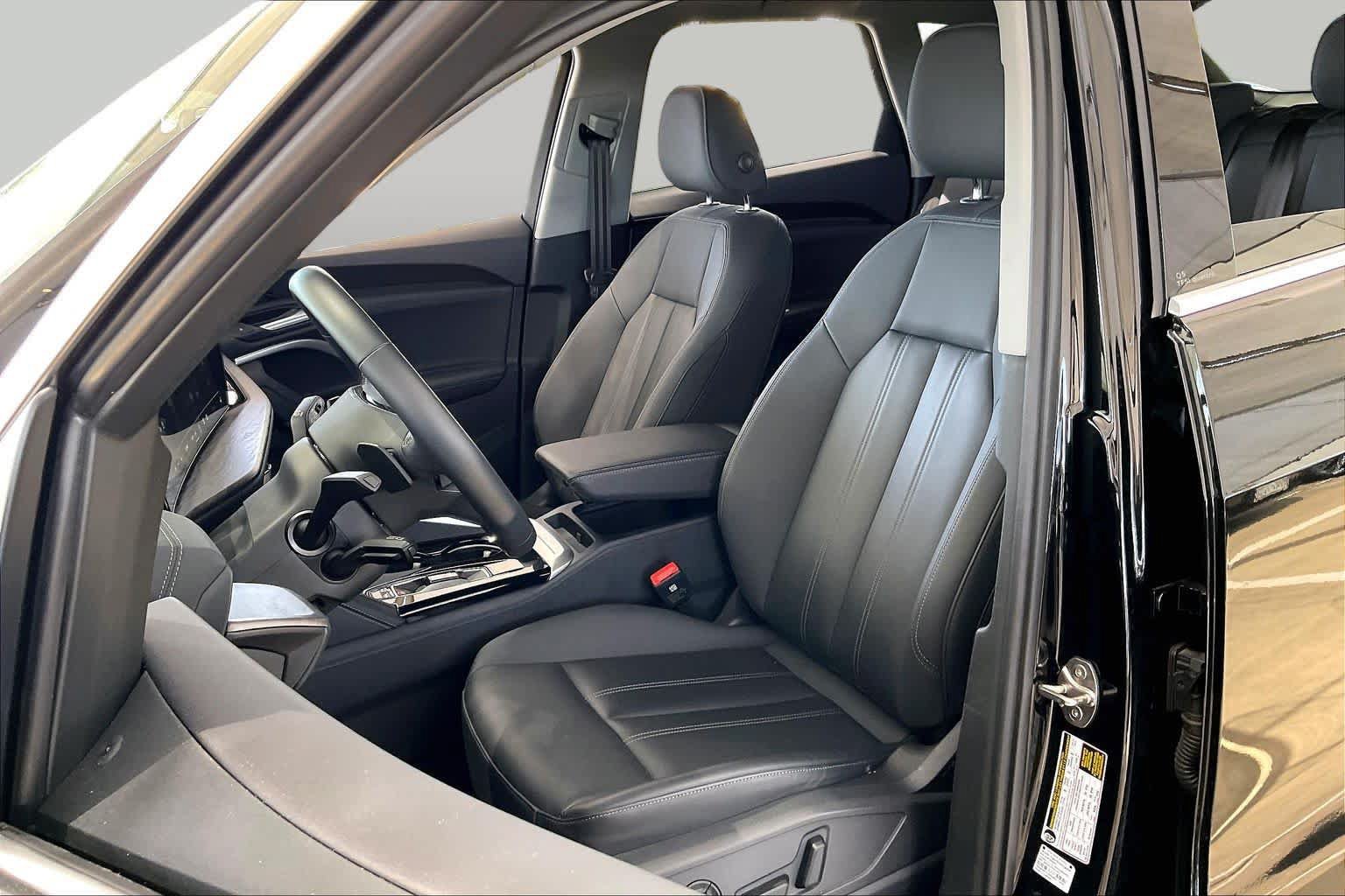 Used 2025 Audi Q5 Premium w/ Convenience Package AWD/4WD image 8