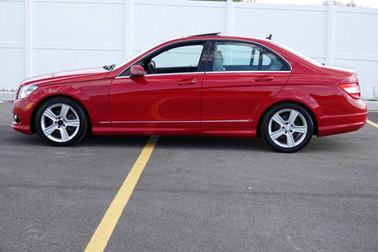 Used 2010 Mercedes-Benz C 300 Sedan image 10