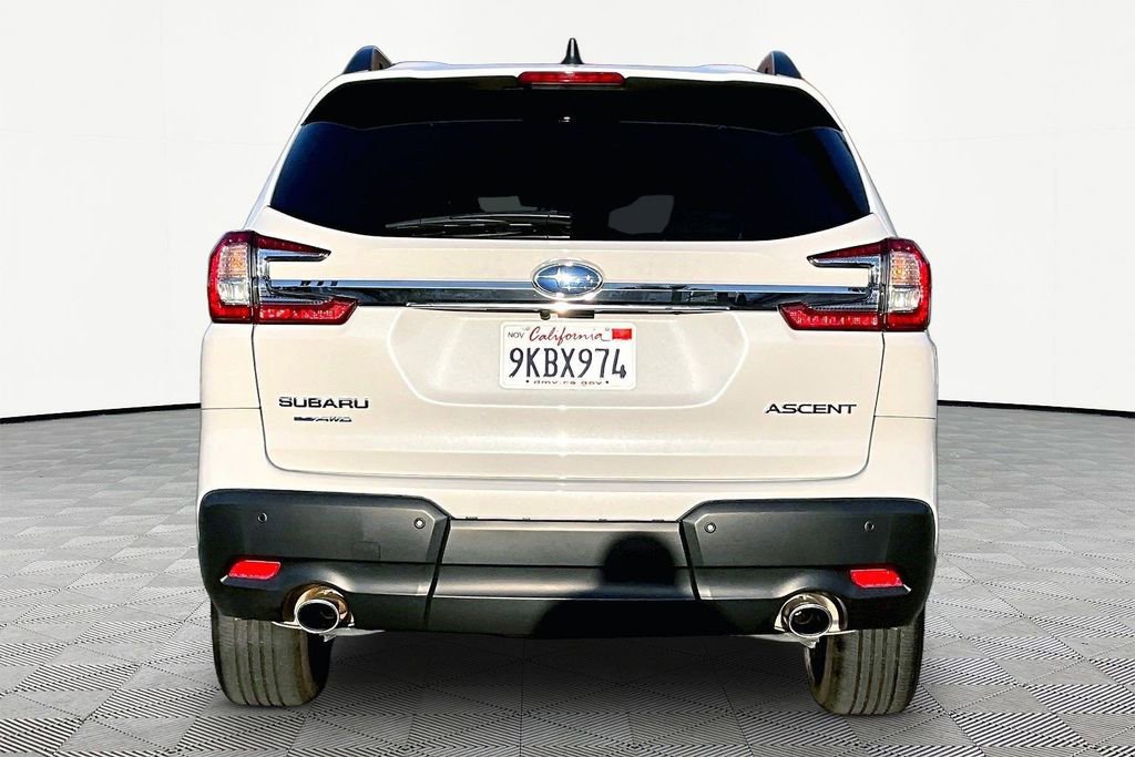 Used 2024 Subaru Ascent Premium w/ Convenience Package image 4