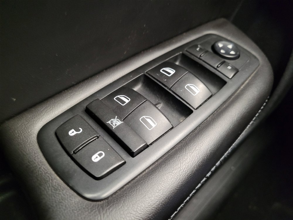 Used 2015 Chrysler 200 S image 27