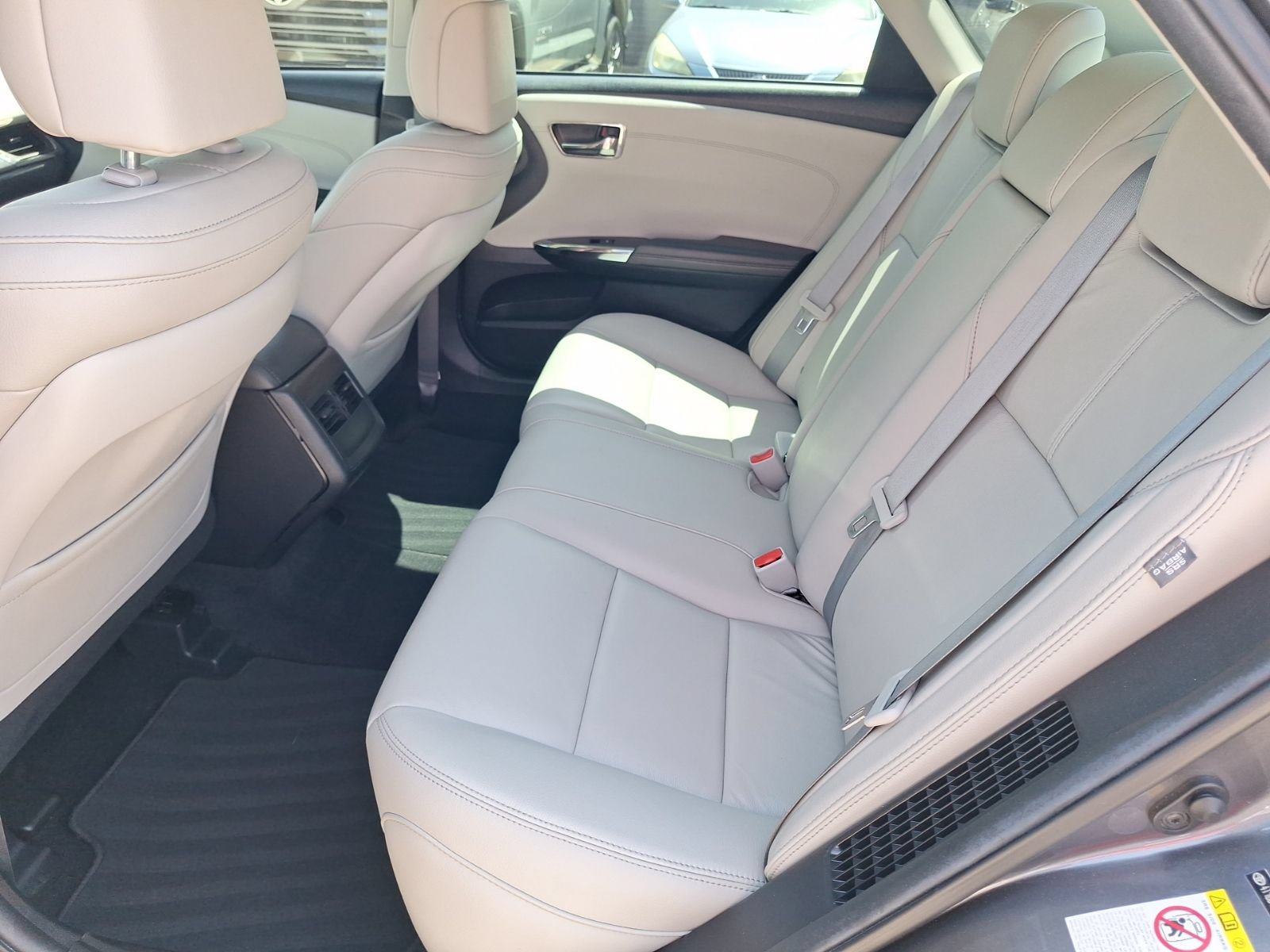 Used 2016 Toyota Avalon XLE Premium FWD image 31