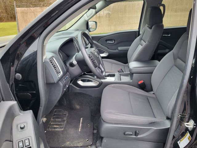 Used 2024 Nissan Frontier SV image 10
