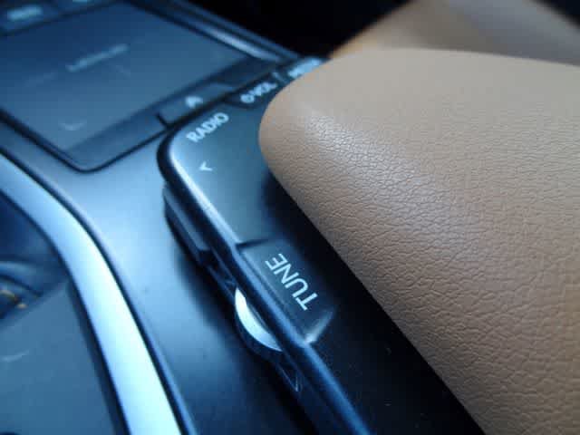 Used 2021 Lexus UX 250h w/ Premium Package AWD/4WD image 37