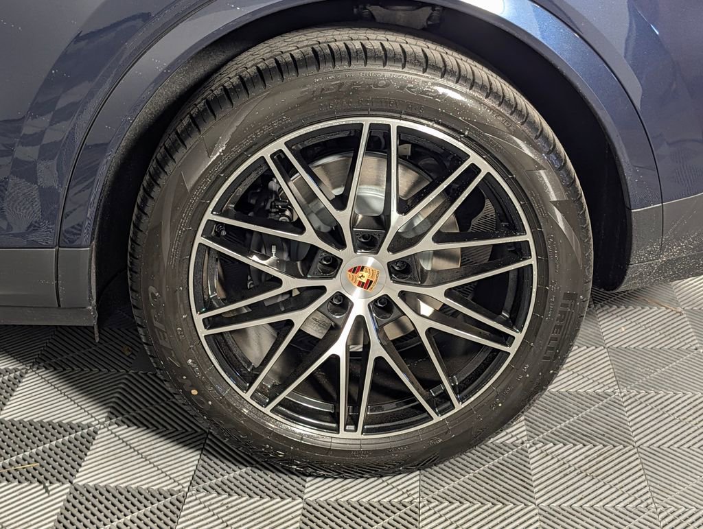 New 2026 Porsche Cayenne Coupe image 12