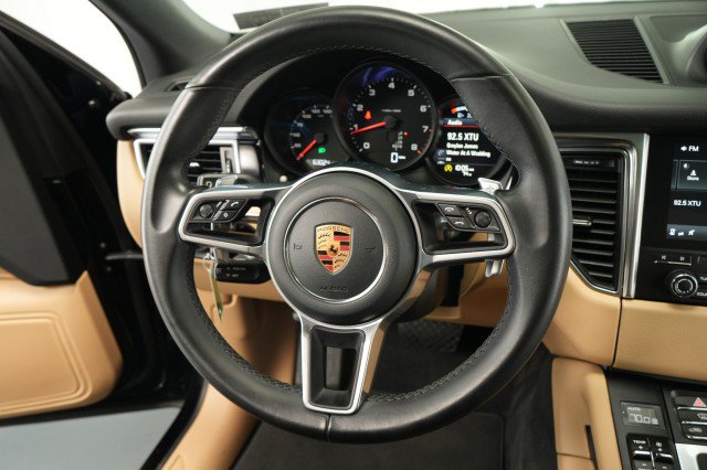 Used 2018 Porsche Macan AWD/4WD image 33