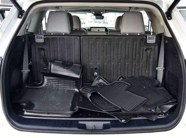 Used 2023 Toyota Highlander XLE image 35