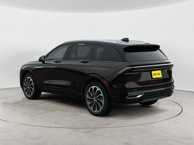 Used 2025 Lincoln Nautilus Reserve AWD/4WD image 3