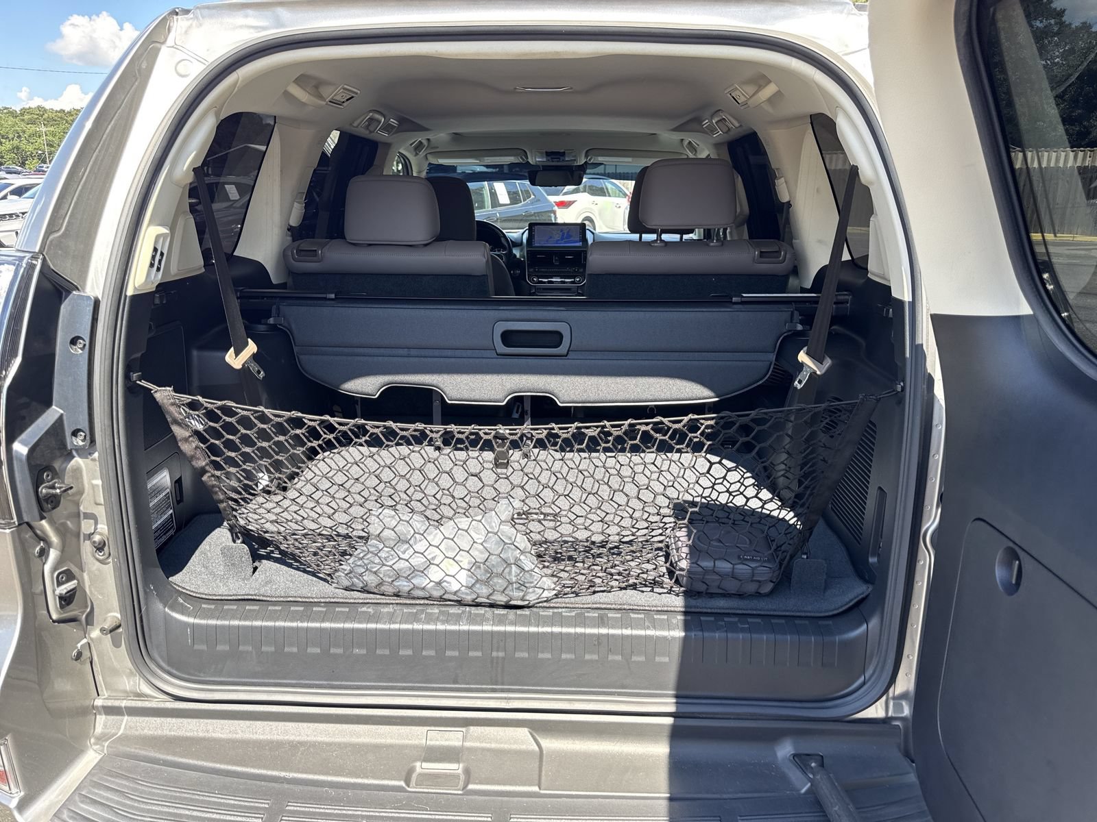 Used 2023 Lexus GX 460 Premium w/ Accessory Package AWD/4WD image 39
