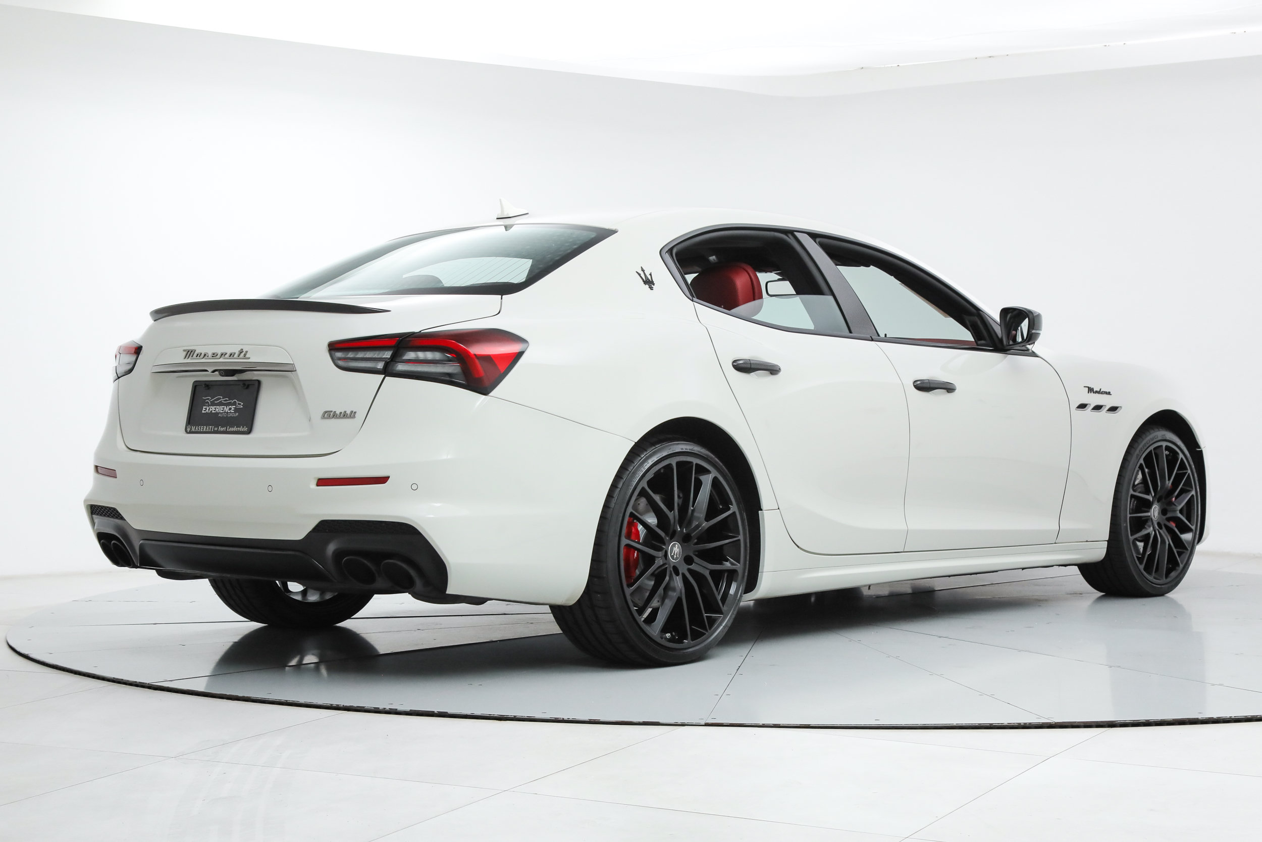 Certified 2023 Maserati Ghibli Modena RWD image 5