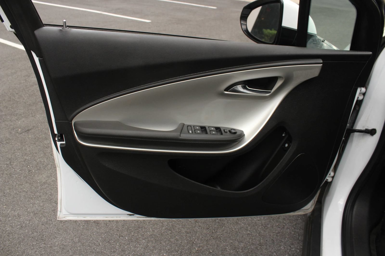 Used 2013 Chevrolet Volt w/ Enhanced Safety Package 1 FWD image 15