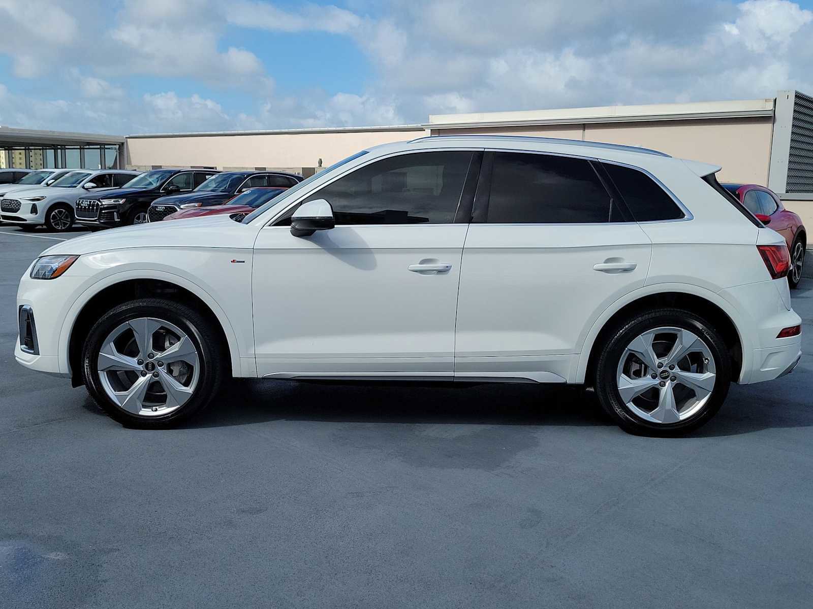 Certified 2023 Audi Q5 2.0T Premium Plus w/ Premium Plus Package image 3