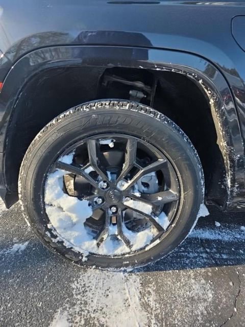 Used 2023 Jeep Grand Cherokee 30th Anniversary image 10